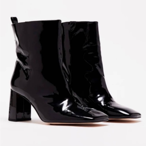 Good American Shoes - Good American Square Toe Patent Leather Ankle Boot Black